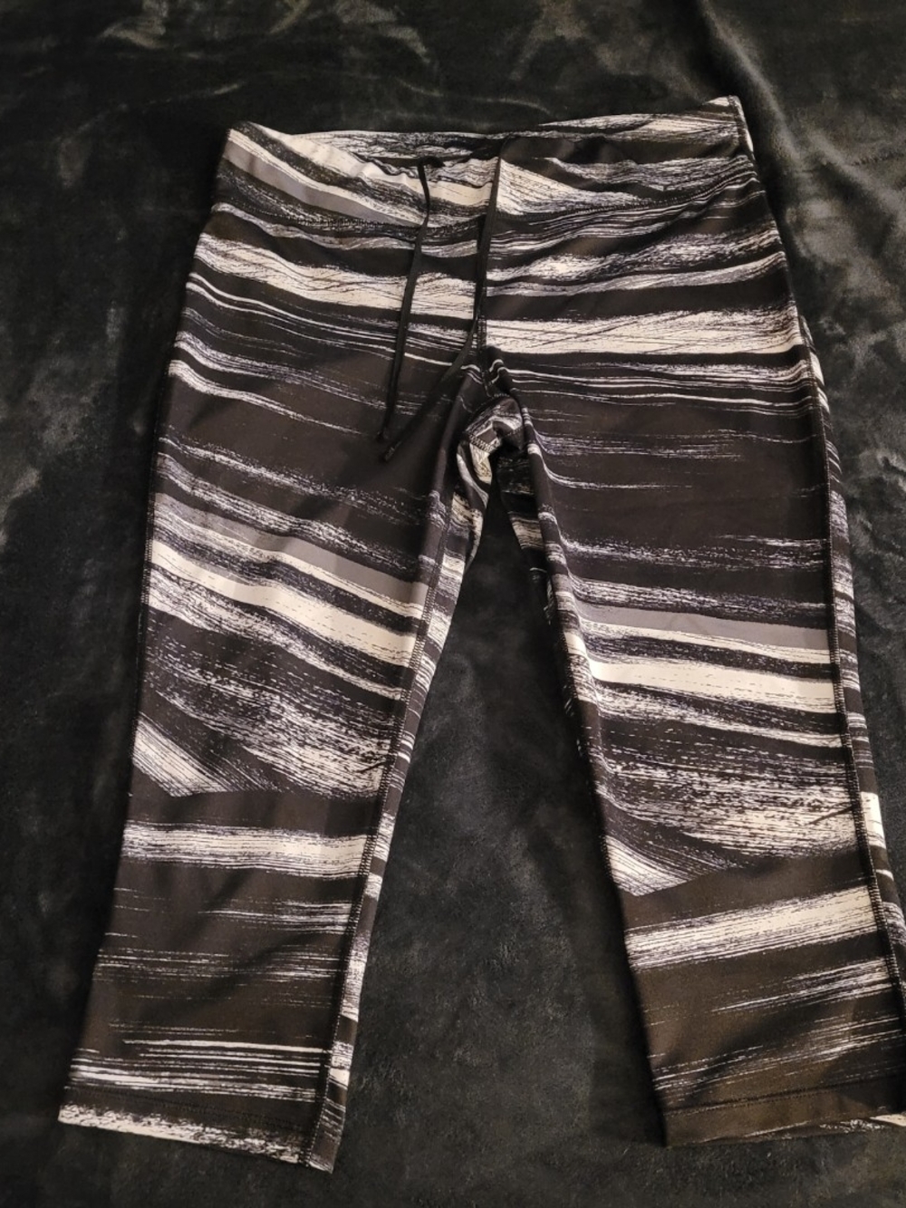 Xersion Knee Length Capri Leggings Size Large